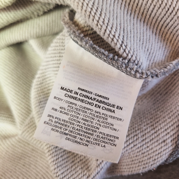 Nike Versa Crew Embossed Cropped Sweatshirt Activewear Oversized Loungewear Gym - Picture 9 of 13